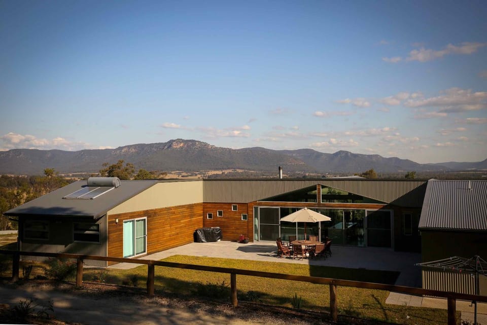 BBQ facilities, Balcony/Terrace, Mountain view