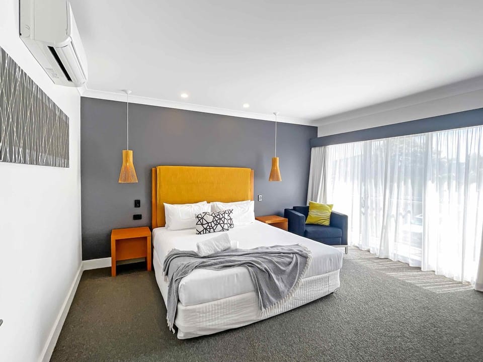 Villa On The Green Apartment in Lovedale