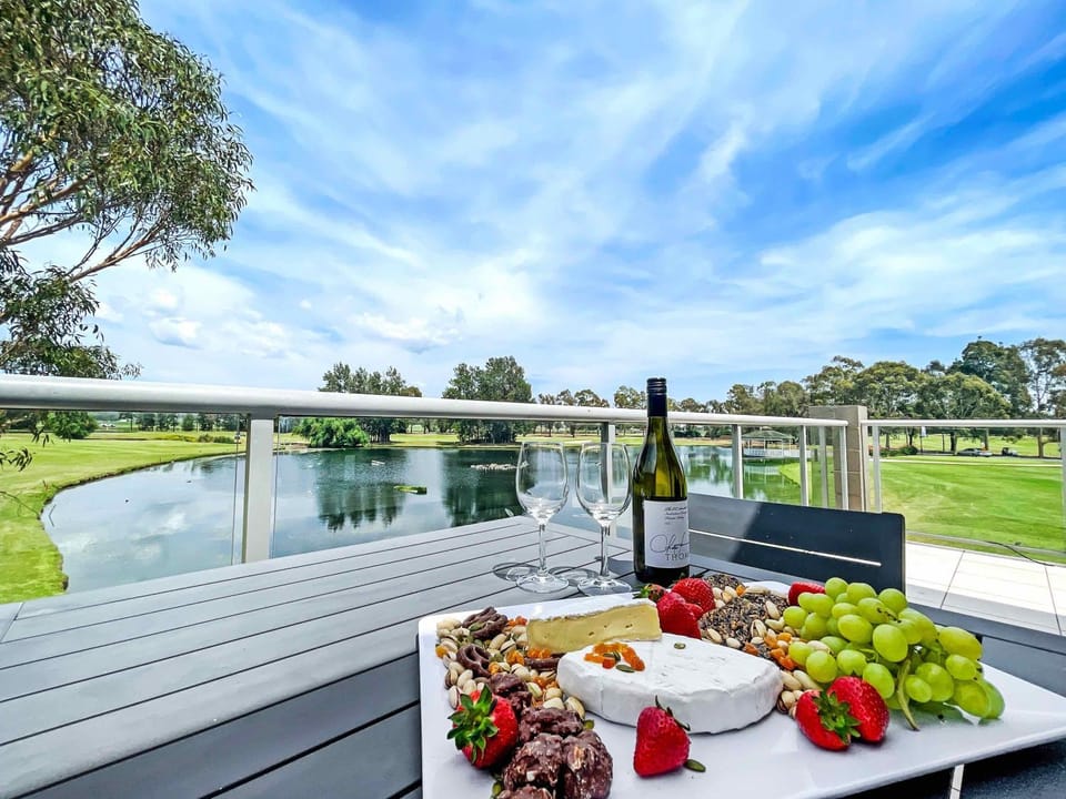 Villa On The Green Apartment in Lovedale