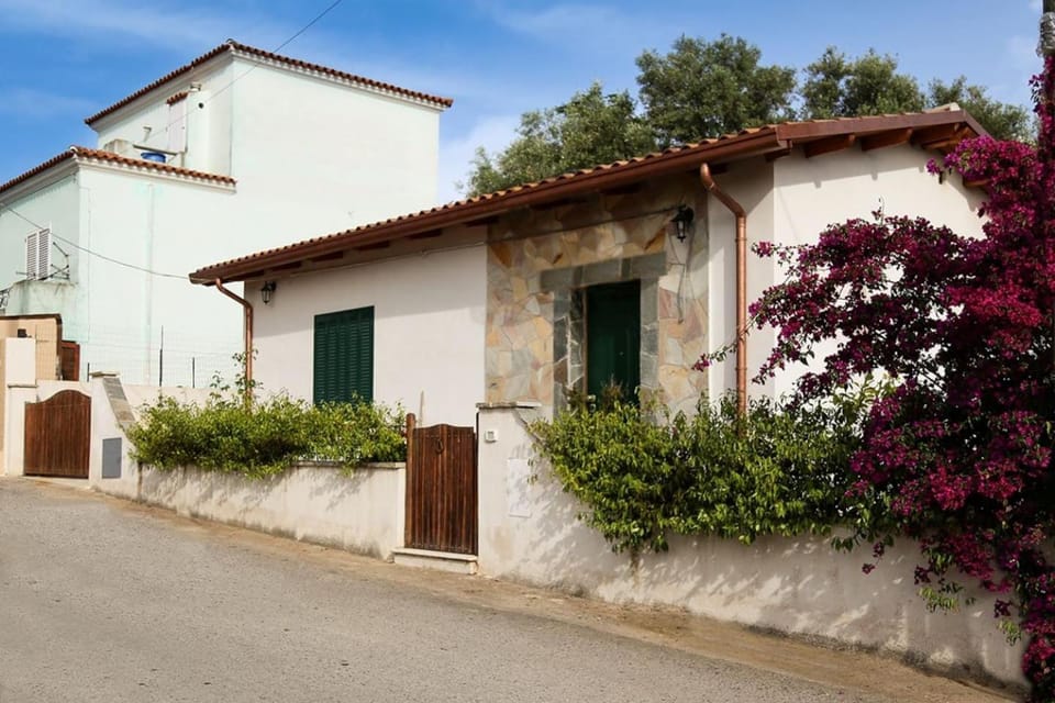 Property building, Facade/entrance, Beach