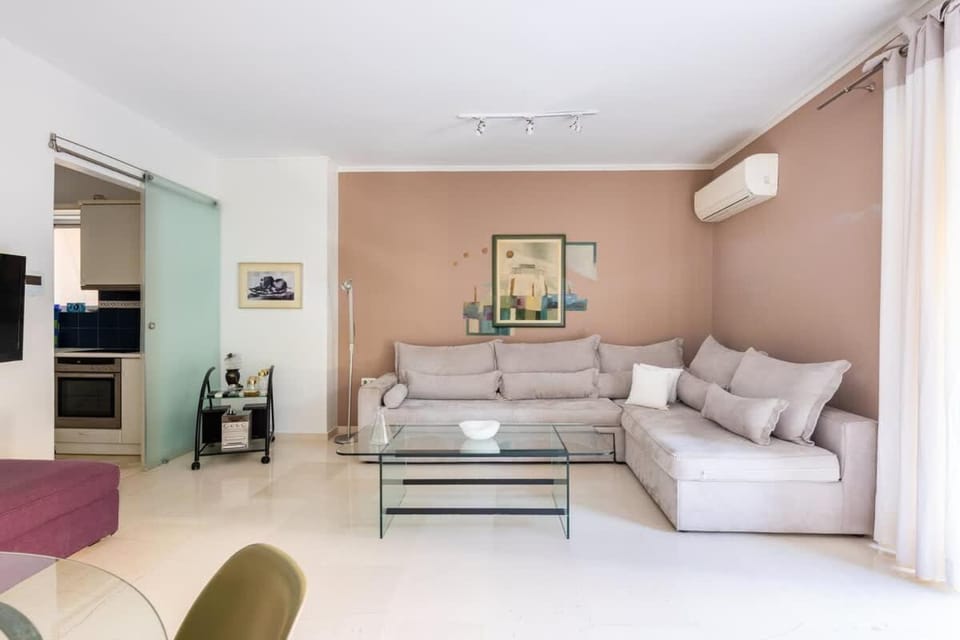Athenian Riviera Beach Apartment Apartment in Alimos