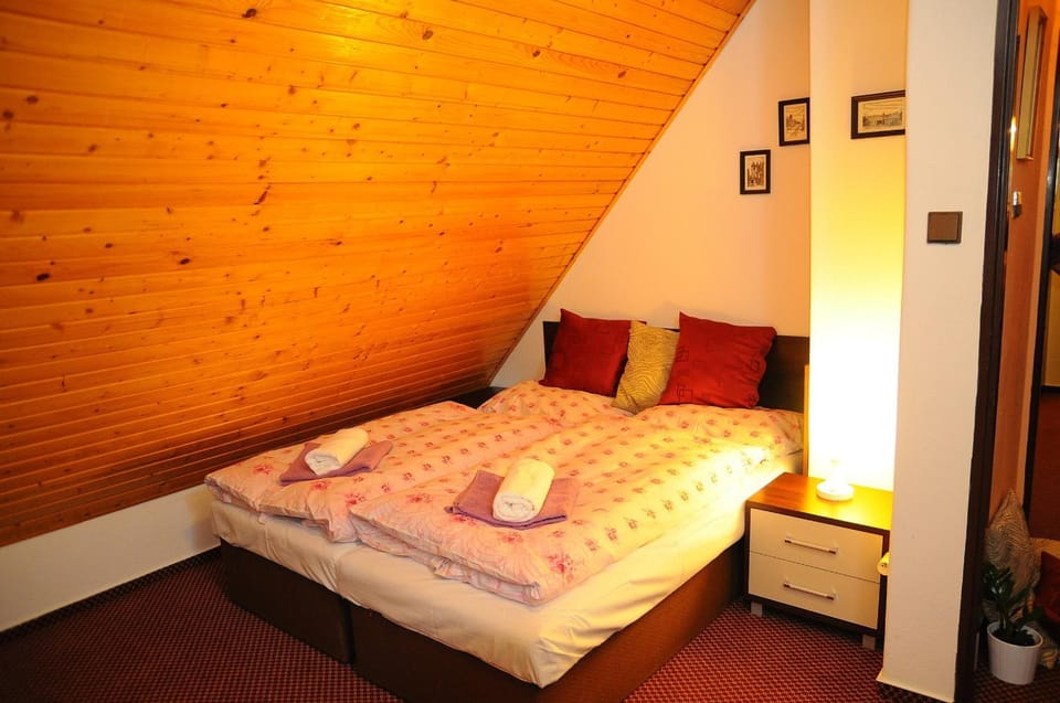 Bedroom, Garden view