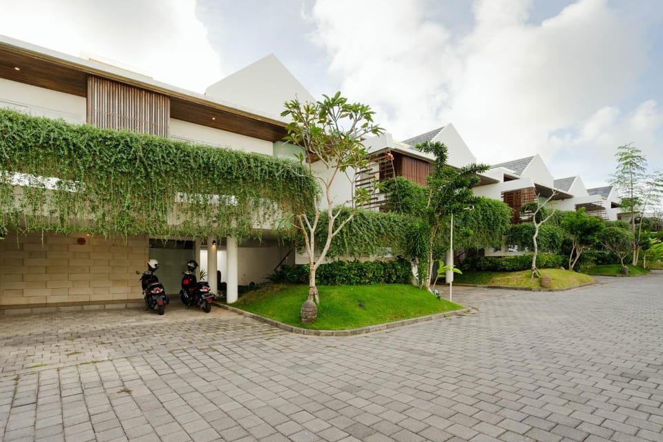Property building, Garden