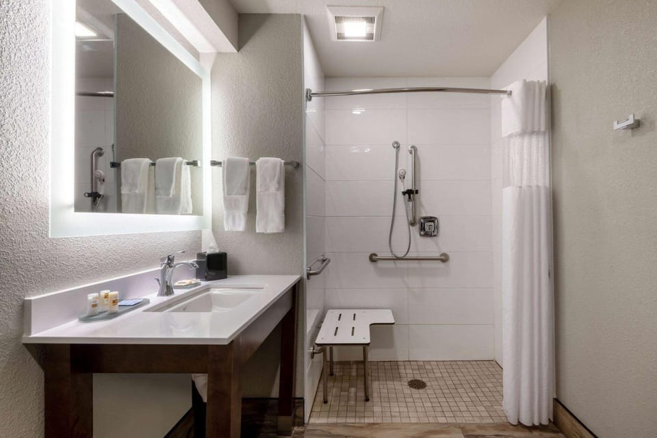 Bathroom, Photo of the whole room, On site