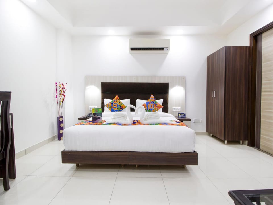 TV and multimedia, Seating area, Bedroom, Breakfast