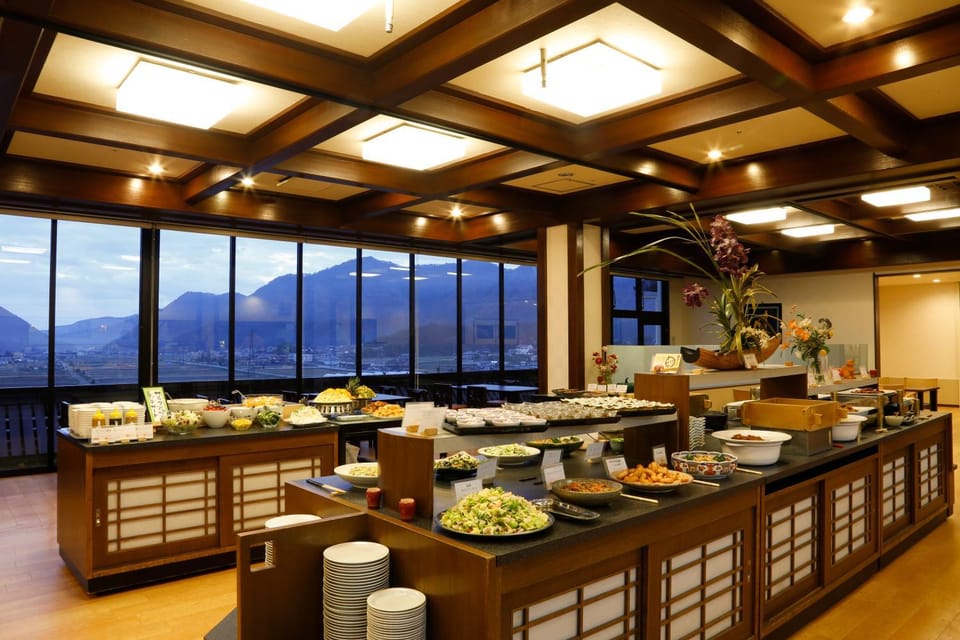 Restaurant/places to eat, Natural landscape, Food and drinks, Food, Mountain view, Buffet breakfast
