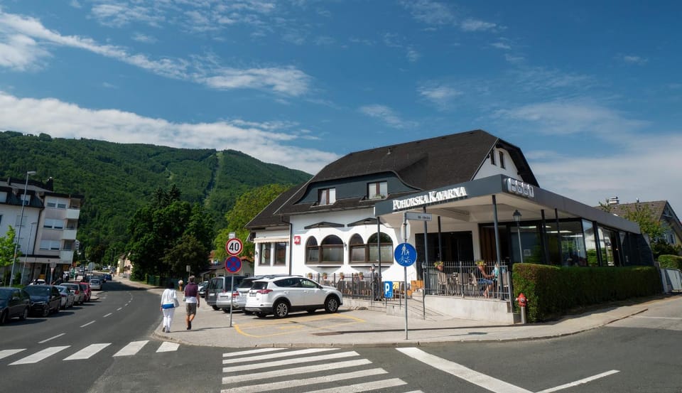 Restaurant/places to eat, Garden, Skiing, Balcony/Terrace, Lobby or reception, Lounge or bar, Hiking, Cycling, Pets, Mountain view, Street view, Alcoholic drinks, Non alcoholic drinks, Family