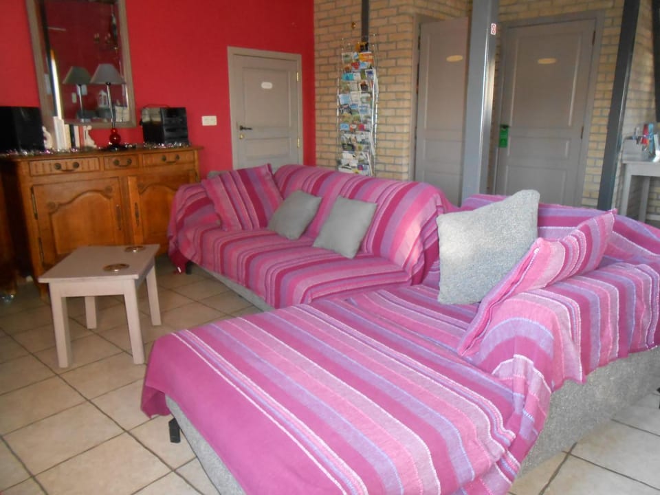 Gîte à deux pas de l'horloge Apartment in Wallonia, Belgium