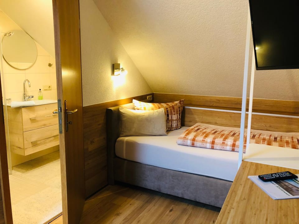 Bed, Photo of the whole room