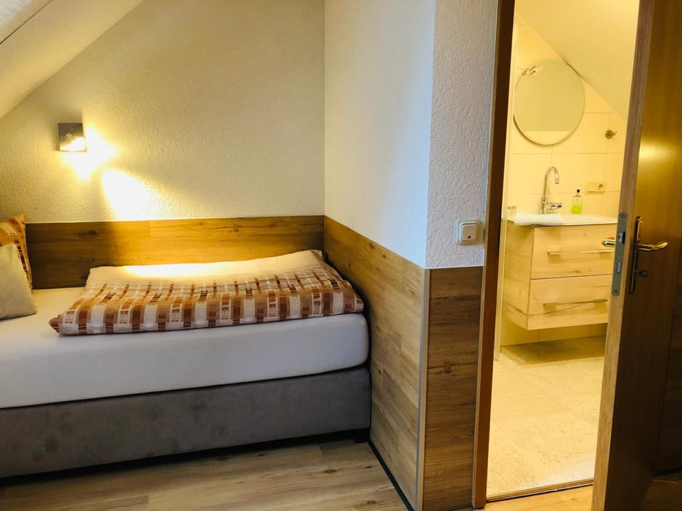 Bed, Photo of the whole room