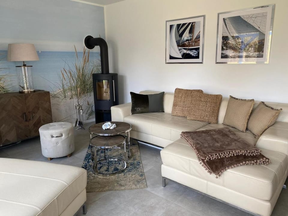 Villa Gudrun, luxury Beach House House in Zingst