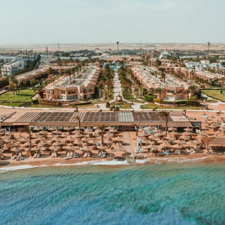 Beach, Sea view, Location