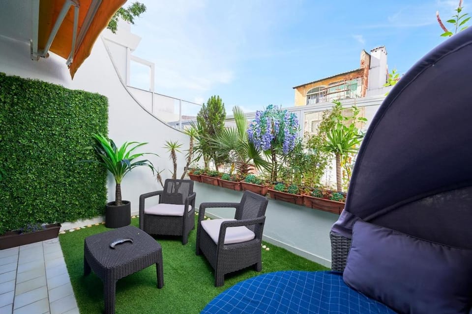 Amazing Downtown Family Apartment with terrace and parking House in Lisbon
