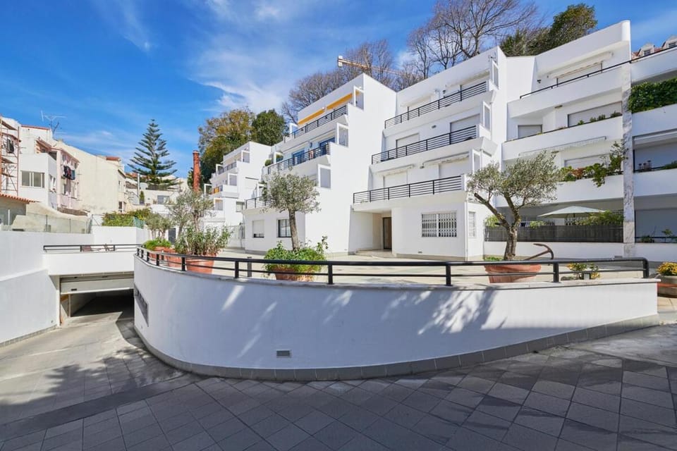 Amazing Downtown Family Apartment with terrace and parking House in Lisbon