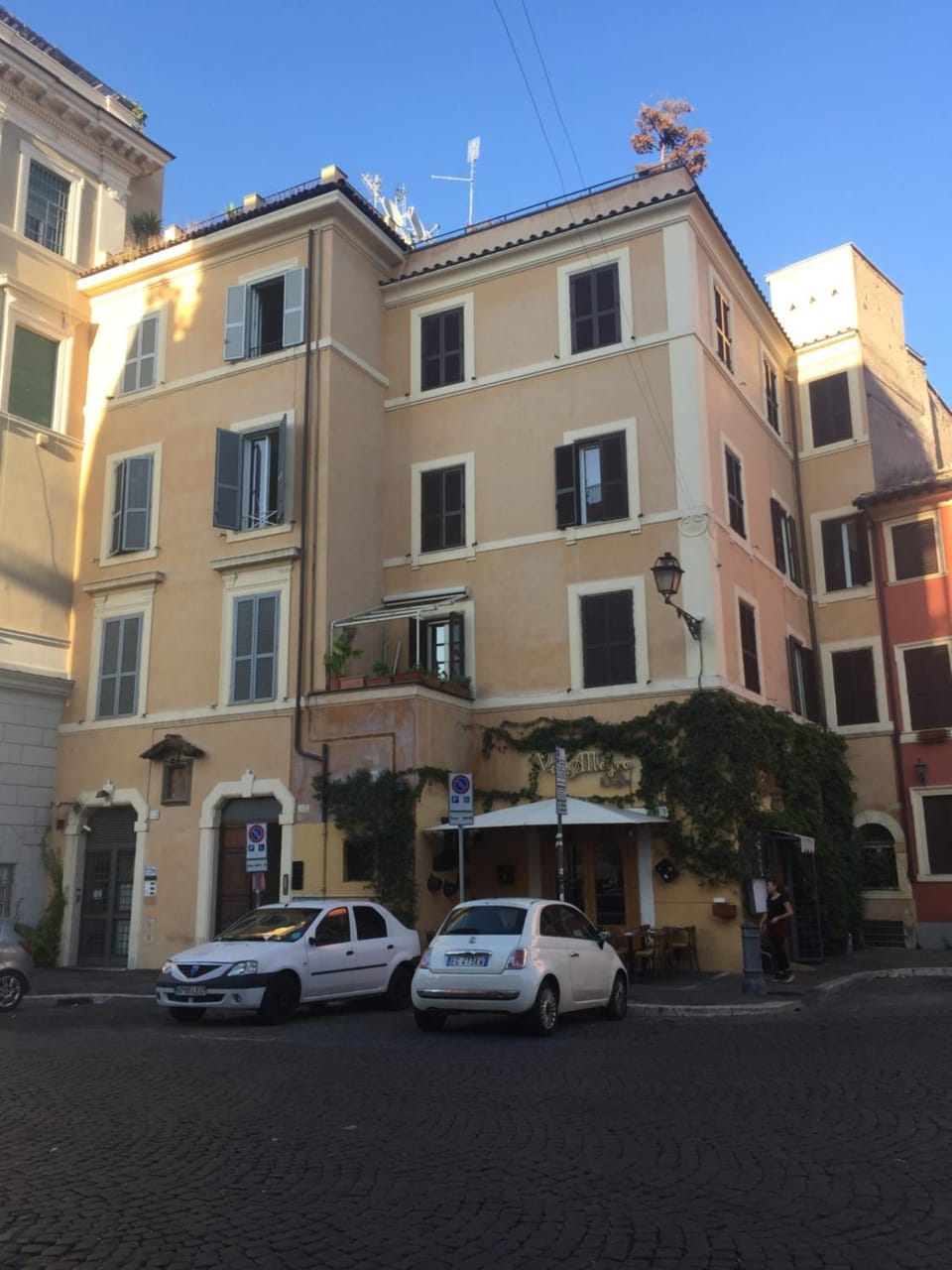 Property building, Facade/entrance