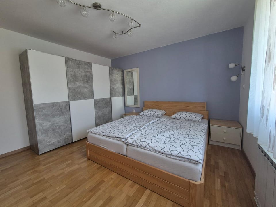 Bedroom, wardrobe