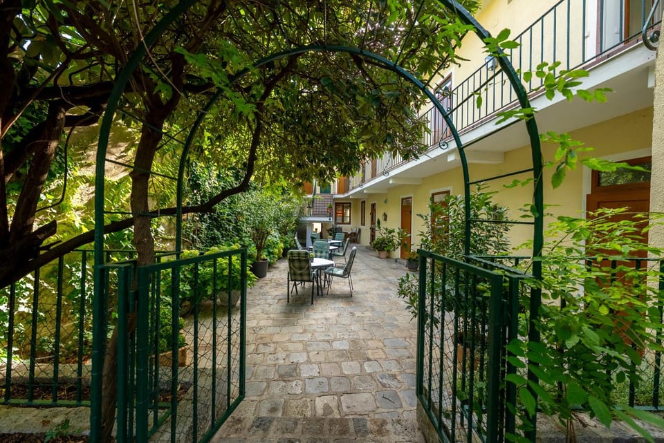 Garden, Garden view
