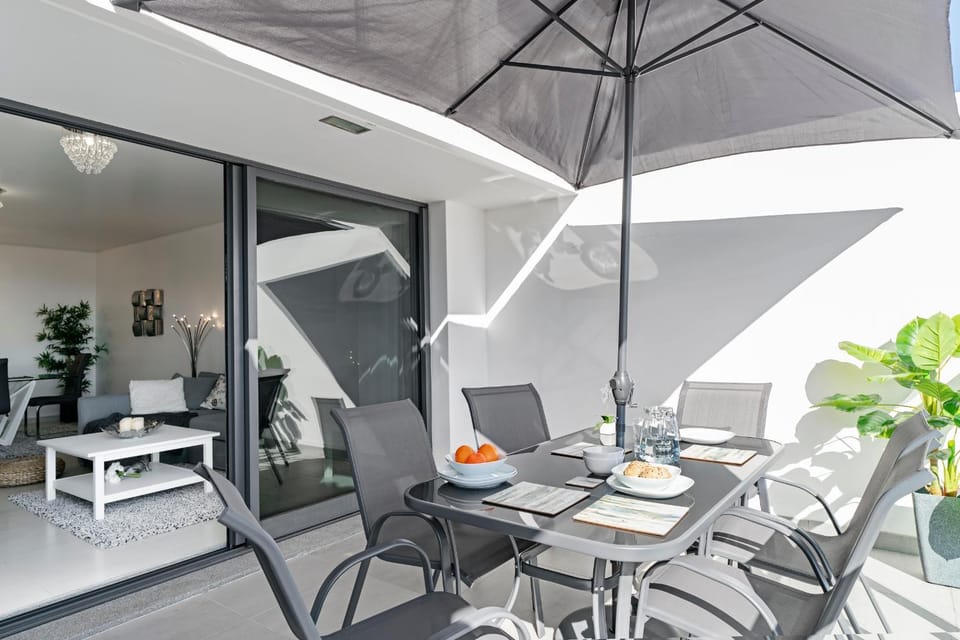 Coffee/tea facilities, Balcony/Terrace, Living room, Dining area