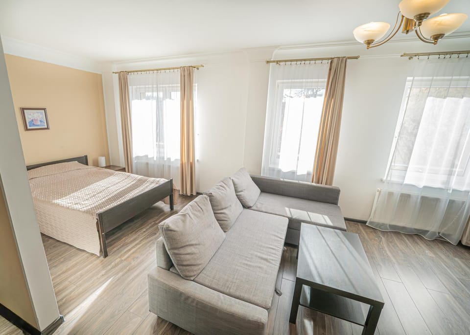 Seating area, Bedroom