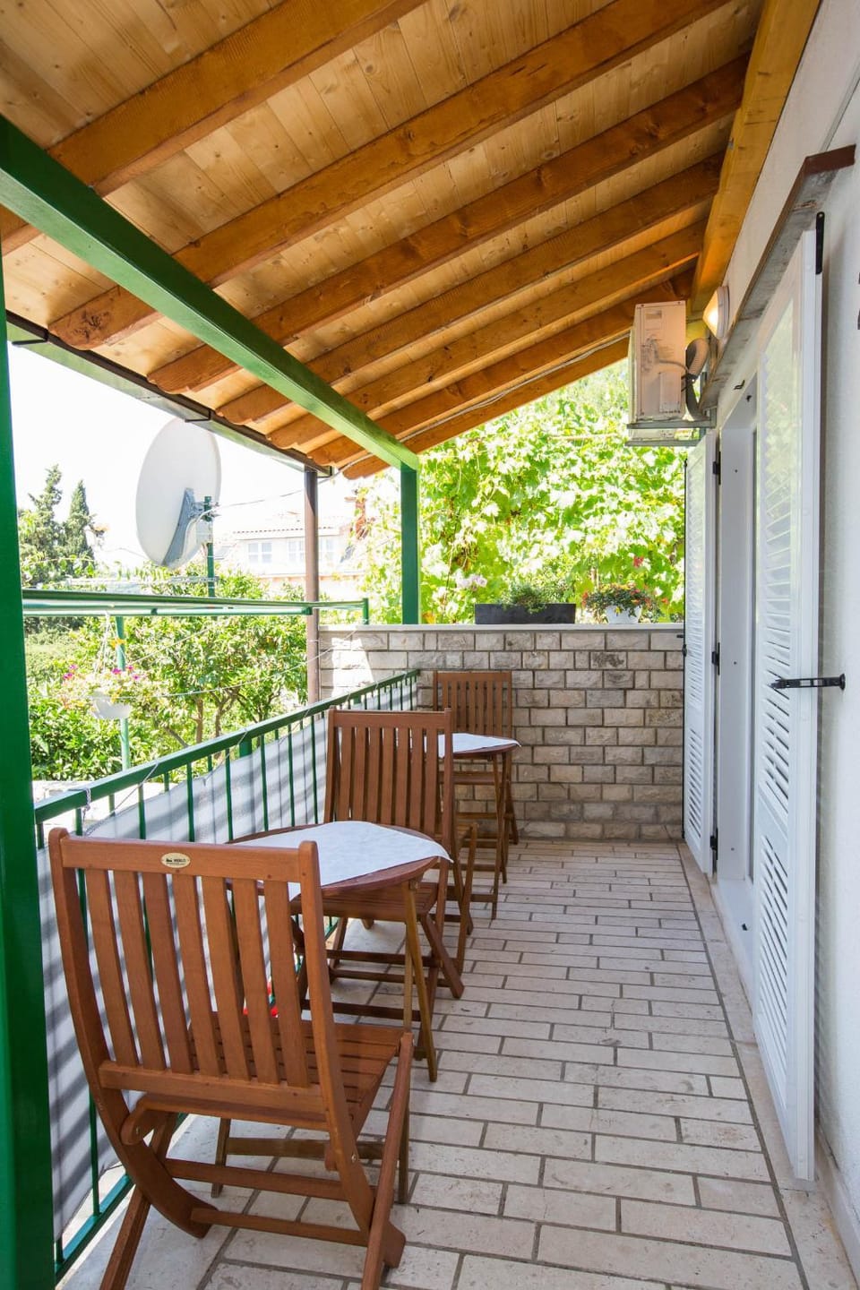 Property building, Facade/entrance, Balcony/Terrace