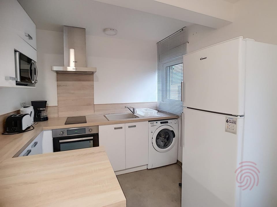 Studio rénové avec terrasse, proche des Thermes et du centre ville, Lamalou-les-Bains - FR-1-451-61 Apartment in Occitanie