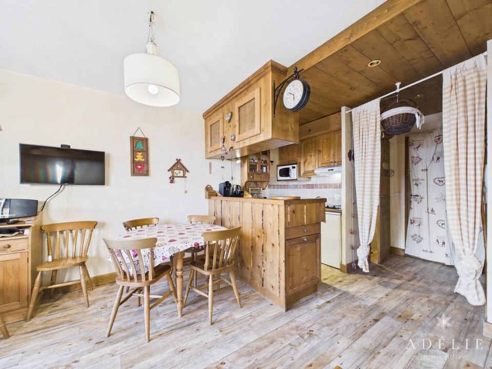 Charmant 3P Centre Station avec Parking et TV - FR-1-398-559 Apartment in Montvalezan