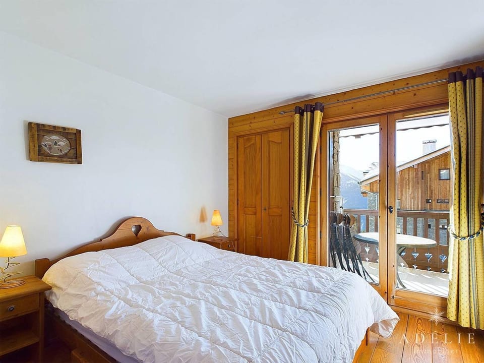 Appartement 3 pièces Sud avec balcon, parking et proche pistes et commerces Apartment in Montvalezan