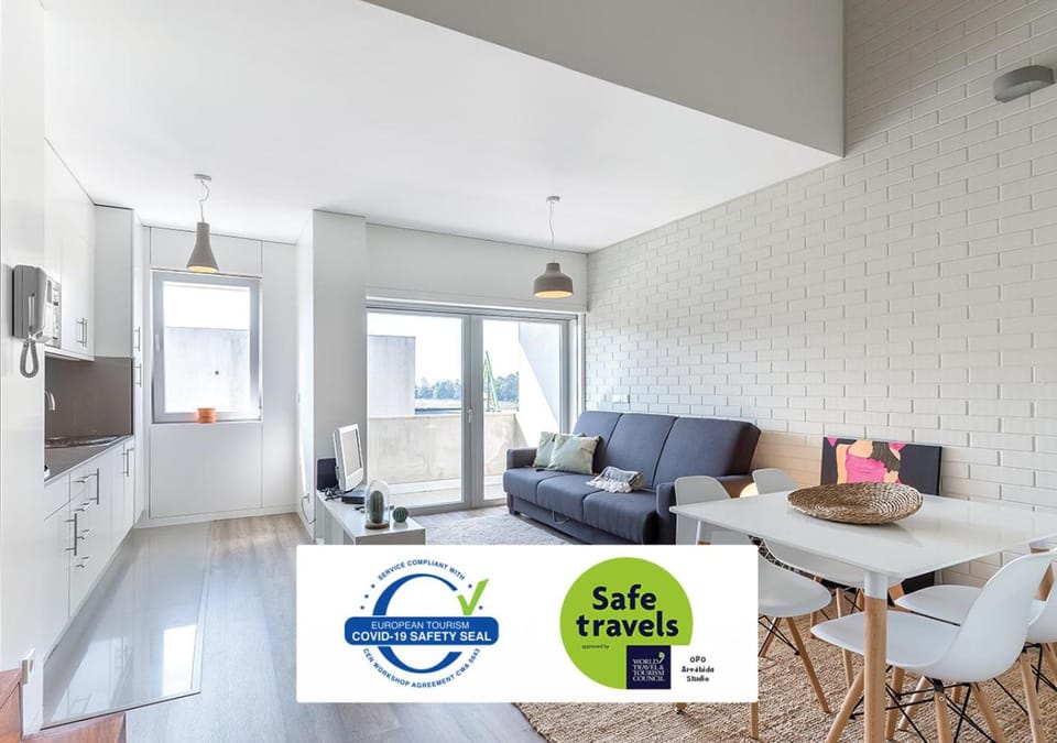 TV and multimedia, Coffee/tea facilities, Kitchen or kitchenette, Living room, Certificate/Award