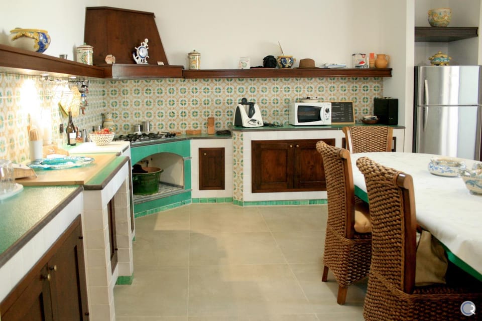 Living room, Internal: Not applicable to any particular room