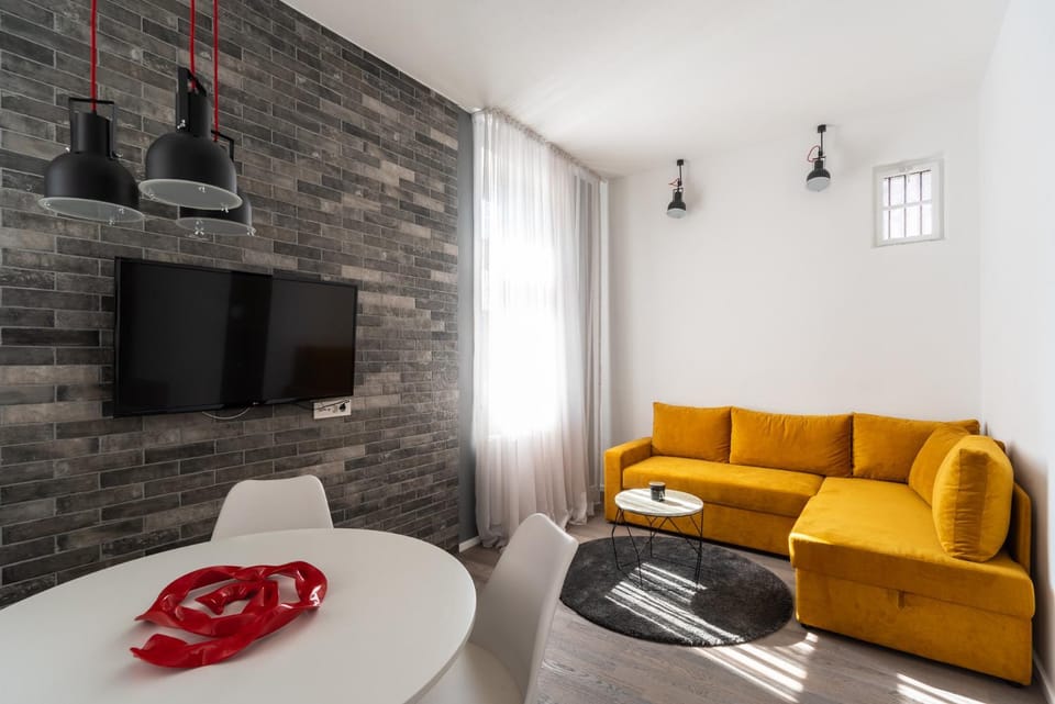 TV and multimedia, Living room, Seating area