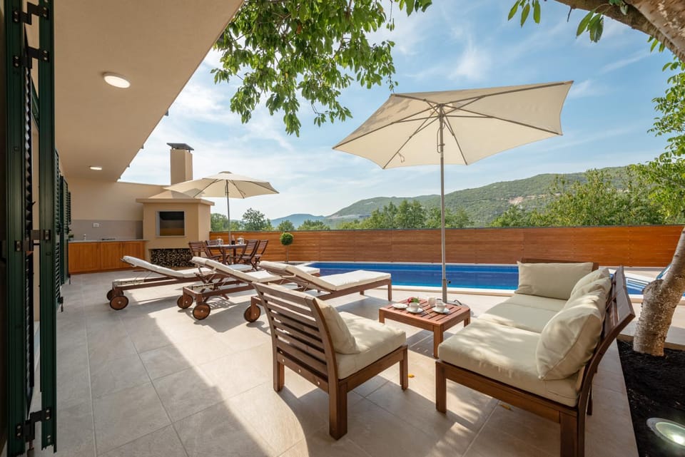 Patio, Seating area