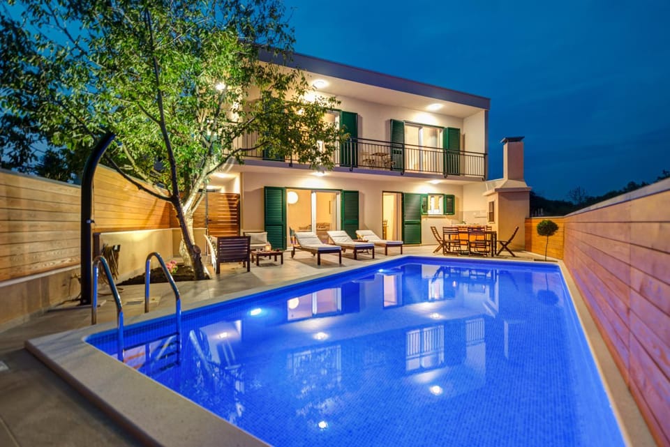 Pool view, Swimming pool, Swimming pool