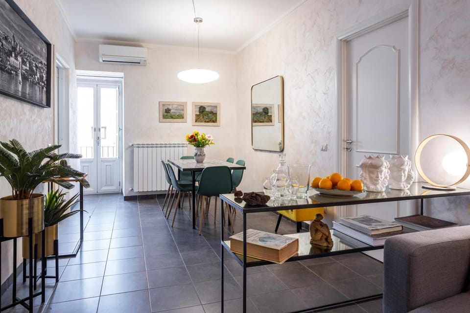 Living room, Photo of the whole room
