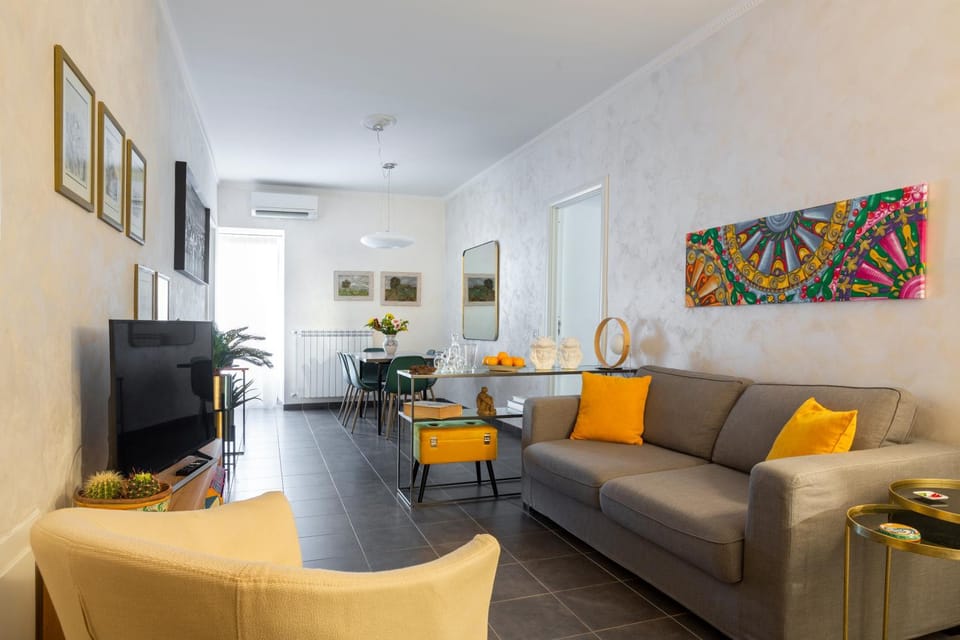 Living room, Photo of the whole room