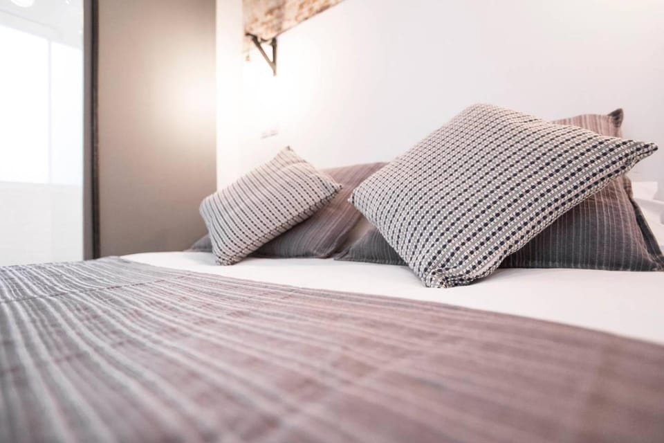 INTIMATE AND ARTISTIC FLAT WIFI PUERTA DEL SOL Apartment in Centro