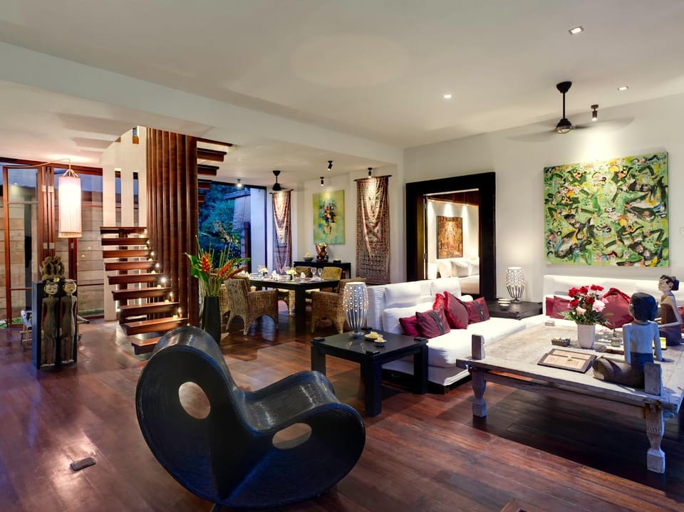 Living room, Decorative detail, Dining area