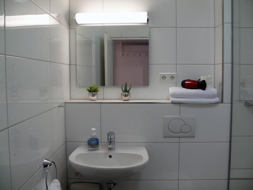 Bathroom, towels