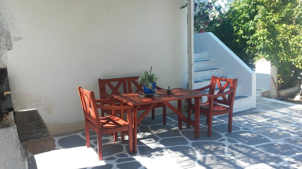 Facade/entrance, BBQ facilities