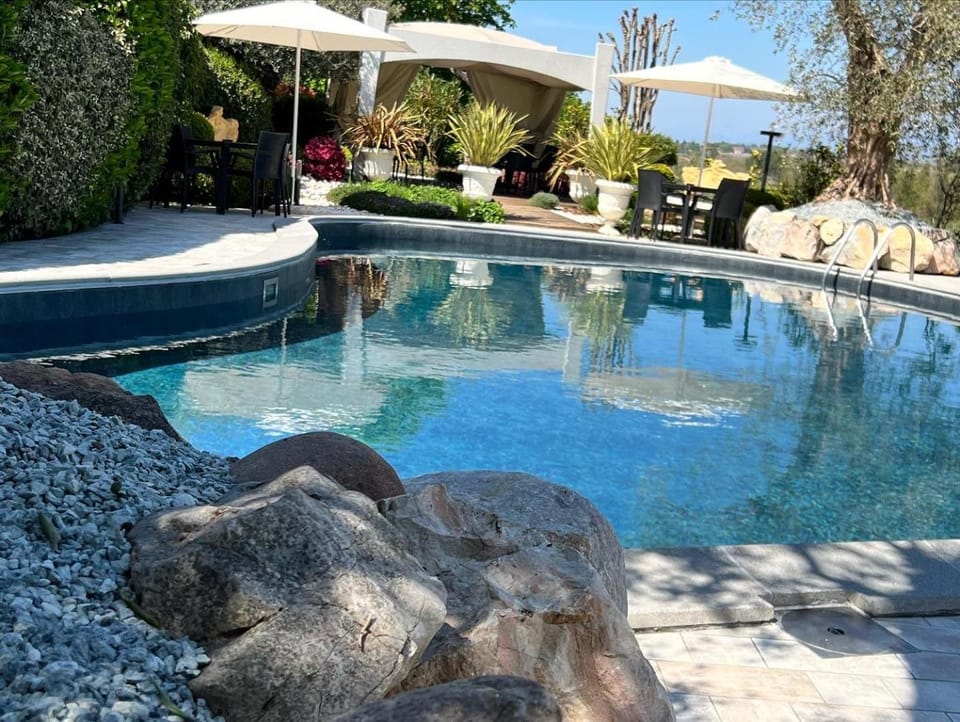 Solarium, Swimming pool