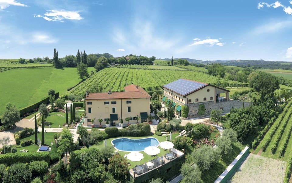 Property building, Bird's eye view, Swimming pool
