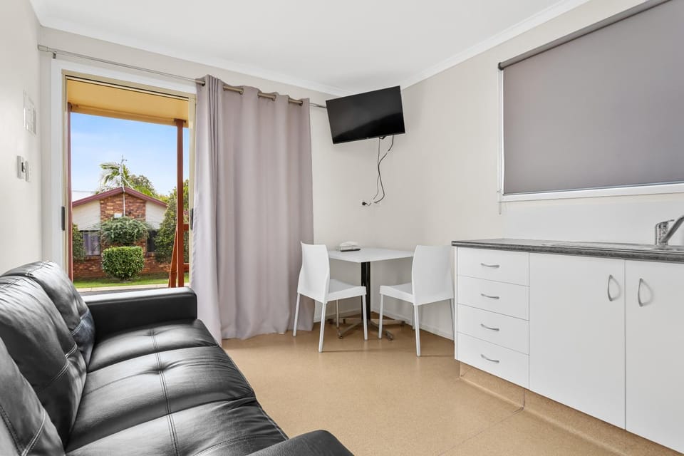 Jolly Swagman Acccommodation Park Campground/ 
RV Resort in Toowoomba