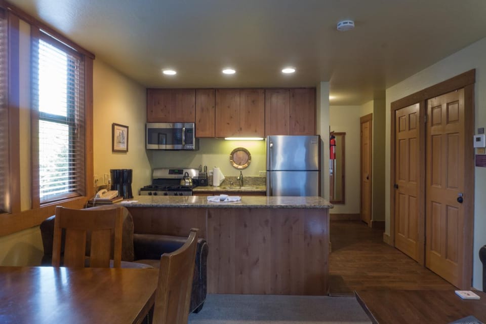 3160 Aspen Grove Apartment in Northstar Drive