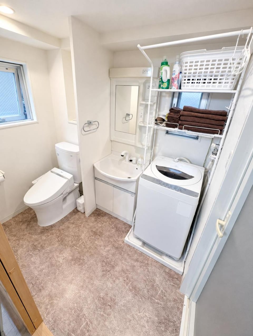 新宿へバス9分 静かな1階1dk貸切 3名快適 最大5名 コンビニ1分 大型スーパー4分 大型TV Apartment in Shibuya