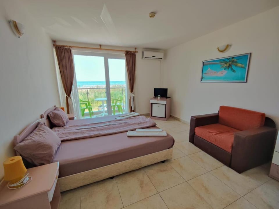 Bed, View (from property/room), Photo of the whole room, Bedroom, Sea view