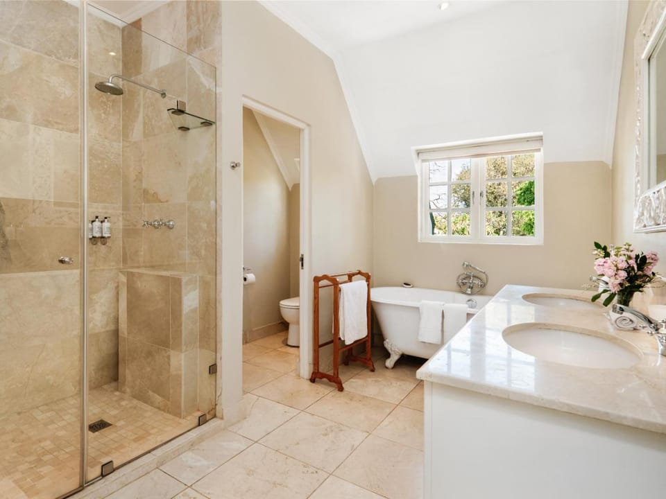 Shower, Toilet, Bathroom, Bath, towels