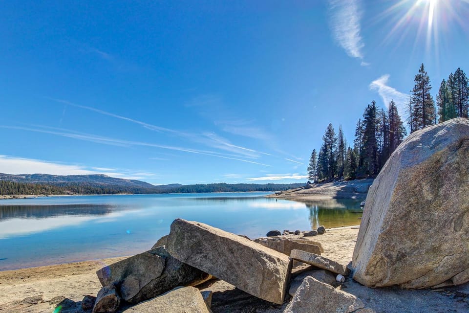 Sparrow Cove House in Shaver Lake