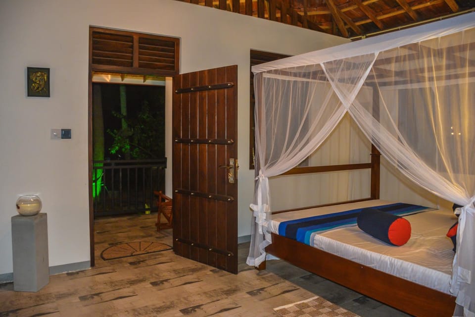 Bedroom, bunk bed