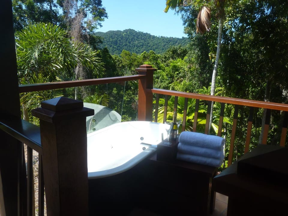 Daintree Holiday Homes - Yurara House in Queensland