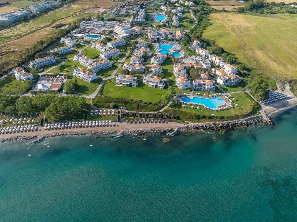 Property building, Natural landscape, Beach, Sea view