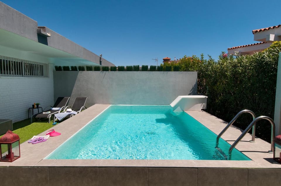 Garden, Balcony/Terrace, Swimming pool